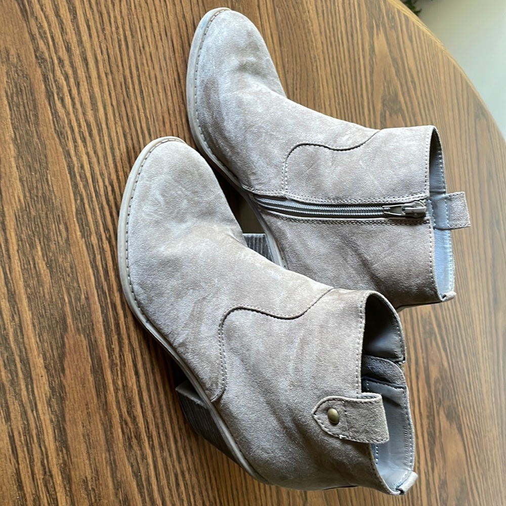 Hot Tomato Boots (8 1/2) (tan)